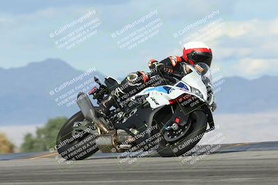 media/Nov-16-2025-Race Pace (Sun) [[8c5fa54630]]/Non Verified Riders (1st 20 Minutes)/7-Turn 9 Entry (210pm)/